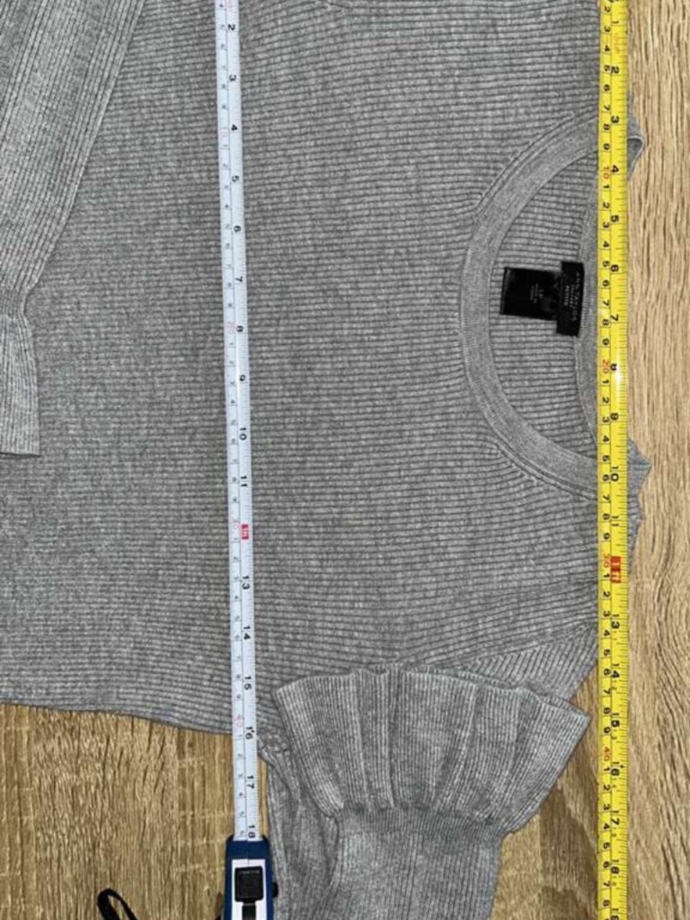 Ann Taylor Factory Gray Ribbed Sweater Petite LP Bell Sleeve - Picture 5 of 11